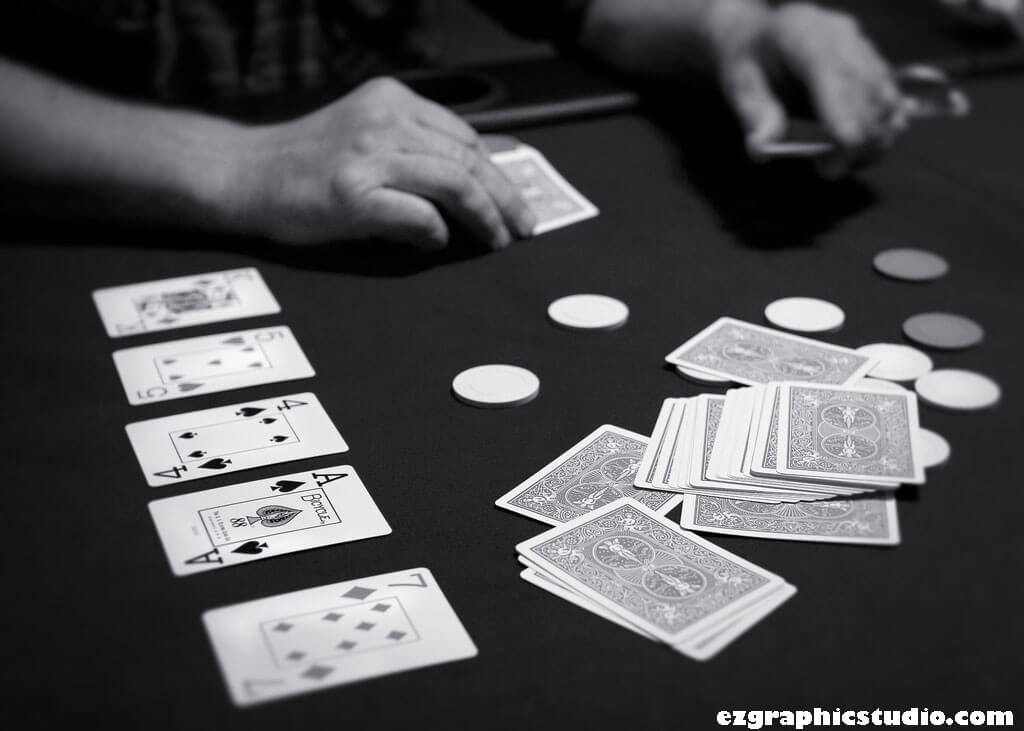 Texas Hold'em Poker หากคุณไม่เคยเล่นโป๊กเกอร์เลย และต้องการเรียนรู้การเล่นโป๊กเกอร์ Texas Hold'em จุดเริ่มต้นที่ดีที่สุดคือ
